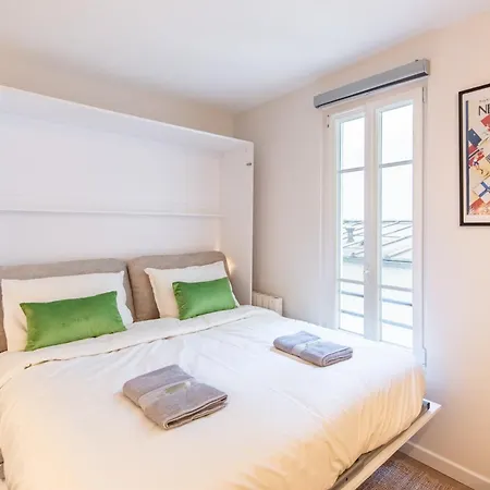 5 Min Walk To Eiffel Tower - Stunning Studio - Sleeps 2p Lejlighed *