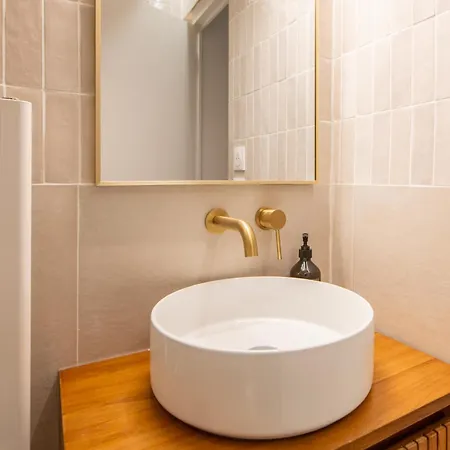 5 Min Walk To Eiffel Tower - Stunning Studio - Sleeps 2p Lejlighed *