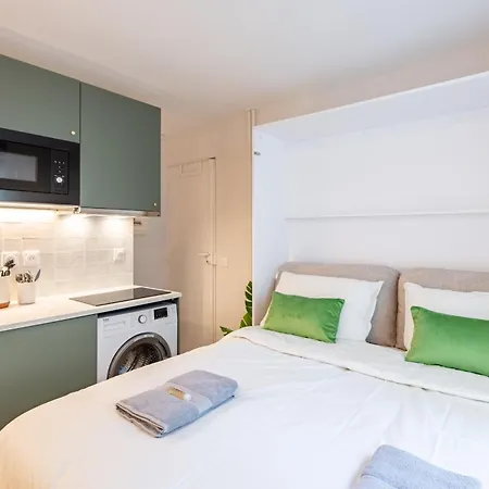 5 Min Walk To Eiffel Tower - Stunning Studio - Sleeps 2p Lejlighed